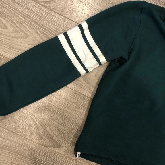 🌸FREE with purchase 🌸 Vintage Varsity jersey crop top - Picture 3 of 7